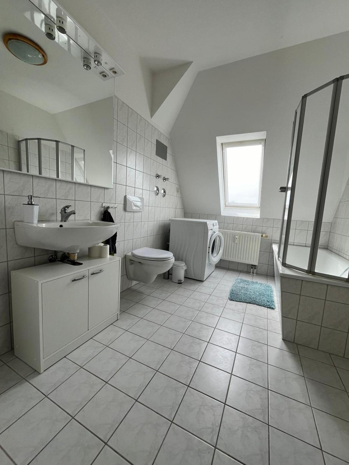 1 Raum Dachgeschosswohnung In Ruhiger Lage Limbach-Oberfrohna Ngoại thất bức ảnh