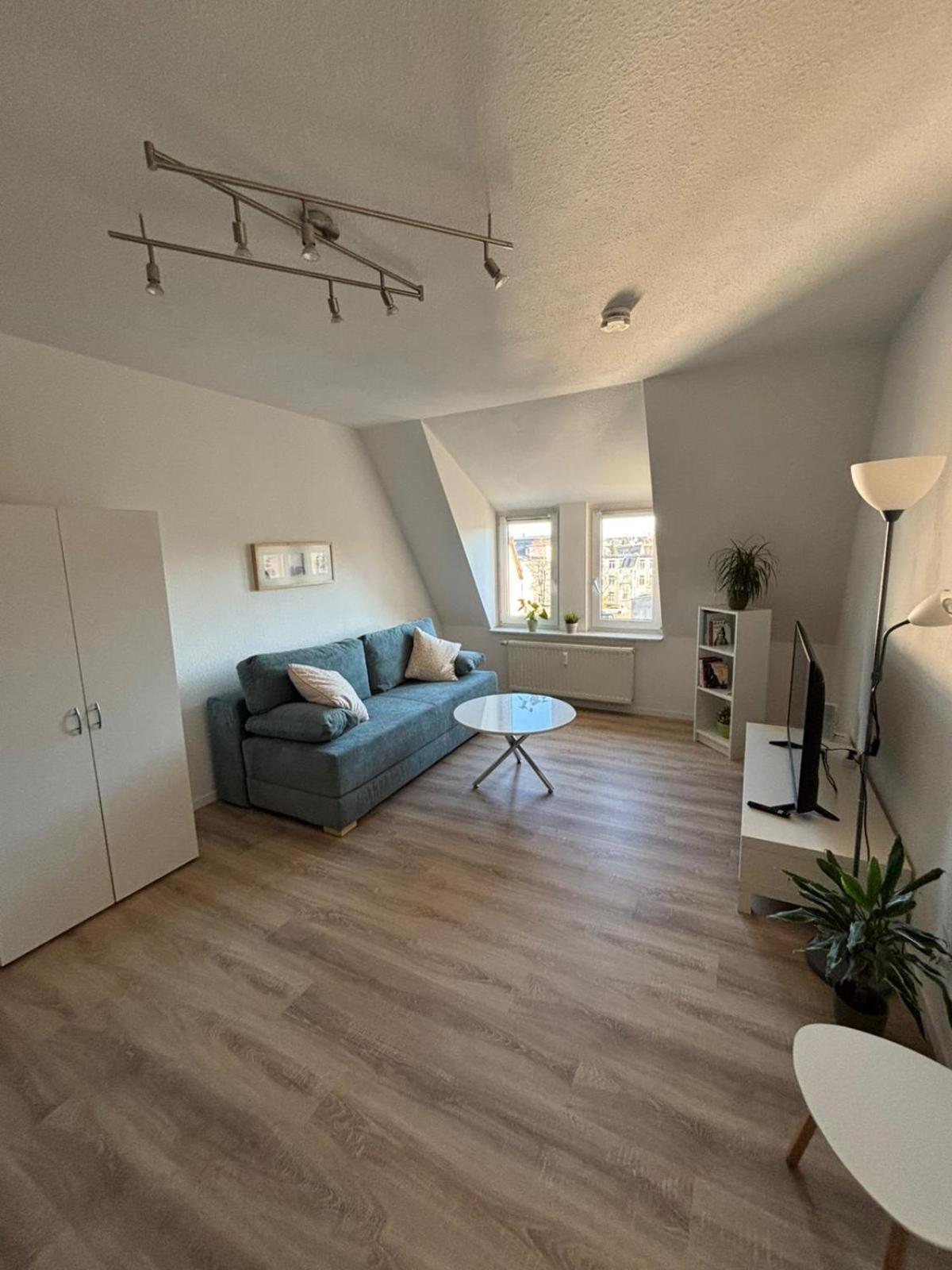 1 Raum Dachgeschosswohnung In Ruhiger Lage Limbach-Oberfrohna Ngoại thất bức ảnh